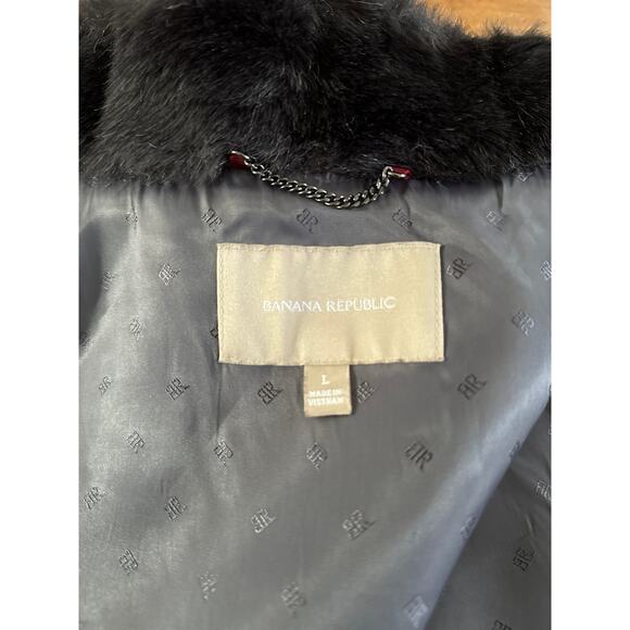 Banana Republic Faux Fur vest in steel gray size large - Picture 11 of 12